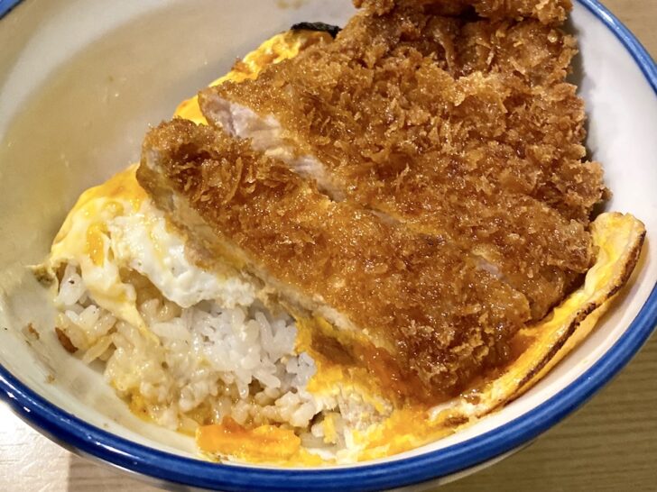渋谷「瑞兆」 行列がたえないかつ丼専門店で、卵でとじない絶品かつ丼に挑戦